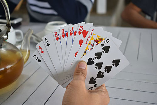 نحوه بازی پوکر چینی به زبان ساده (Chinese Poker)